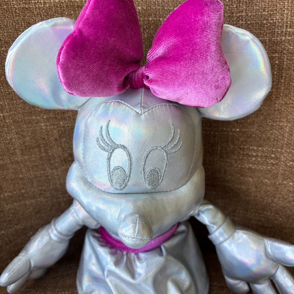 Disney Parks 100 Years Wonder Minnie Mouse Iridescent Silver Platinum Plush - Picture 2 of 14